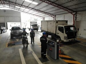 AMT sin empresa que realice la revisión vehicular en Quito