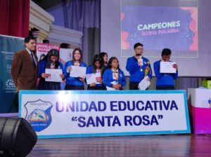 Unidad Educativa Santa Rosa gana intercolegial del saber