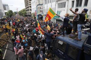 El presidente y el primer ministro de Sri Lanka anuncian su dimisión