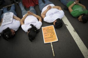 La Justicia de El Salvador condena a 50 años de cárcel una joven acusada de abortar