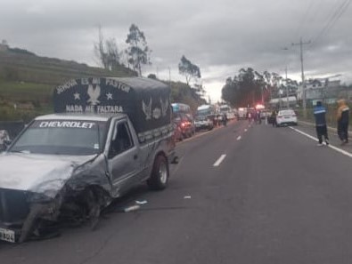 Choque múltiple deja tres mujeres heridas en la Panamericana Norte
