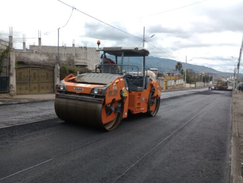 Avenidas y calles de Ambato serán reasfaltadas hasta diciembre
