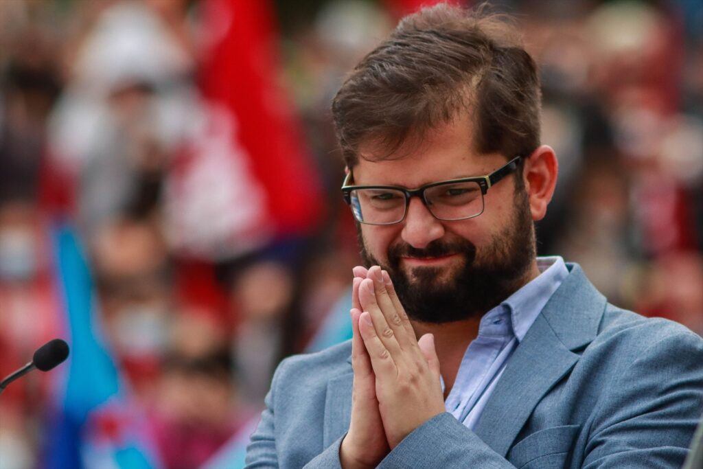 La aprobación del Presidente de Chile se desploma