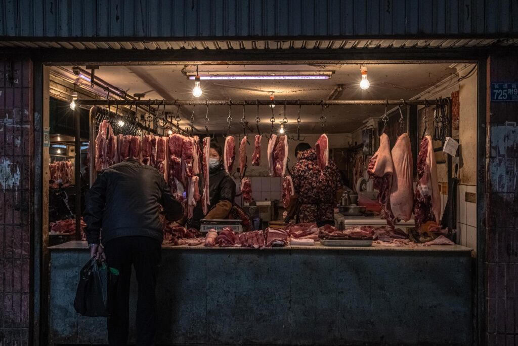 Dos estudios vuelven a apuntar al mercado chino de Wuhan como epicentro del covid