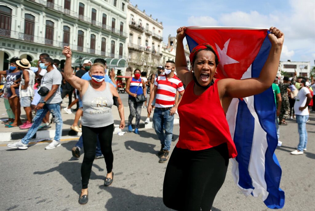 Un informe revela que unas 700 personas aún siguen detenidas tras el 11J en Cuba