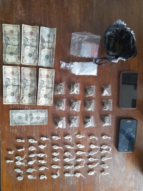 En Ambato la Policía detiene a cuatro presuntos microtraficantes