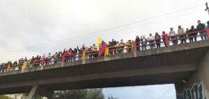 Manifestantes dejan Quito tras 18 días de paro