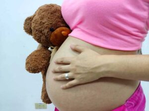 Hace falta campañas preventivas para evitar el embarazo adolescente 