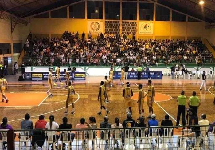 PARTIDO. Hoy se juega otro partido de baloncesto profesional en Santo Domingo.