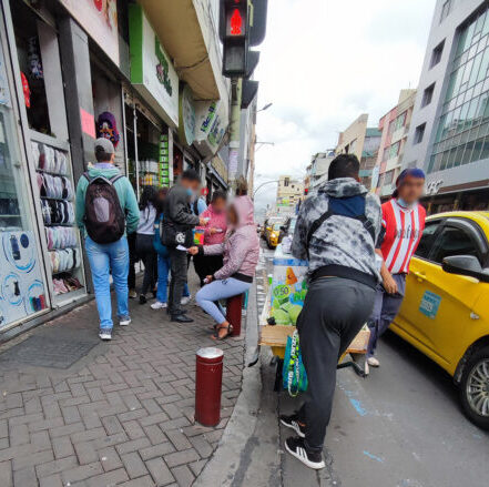 En las zonas conflictivas existen varios comerciantes informales que incrementa la percepción de inseguridad.