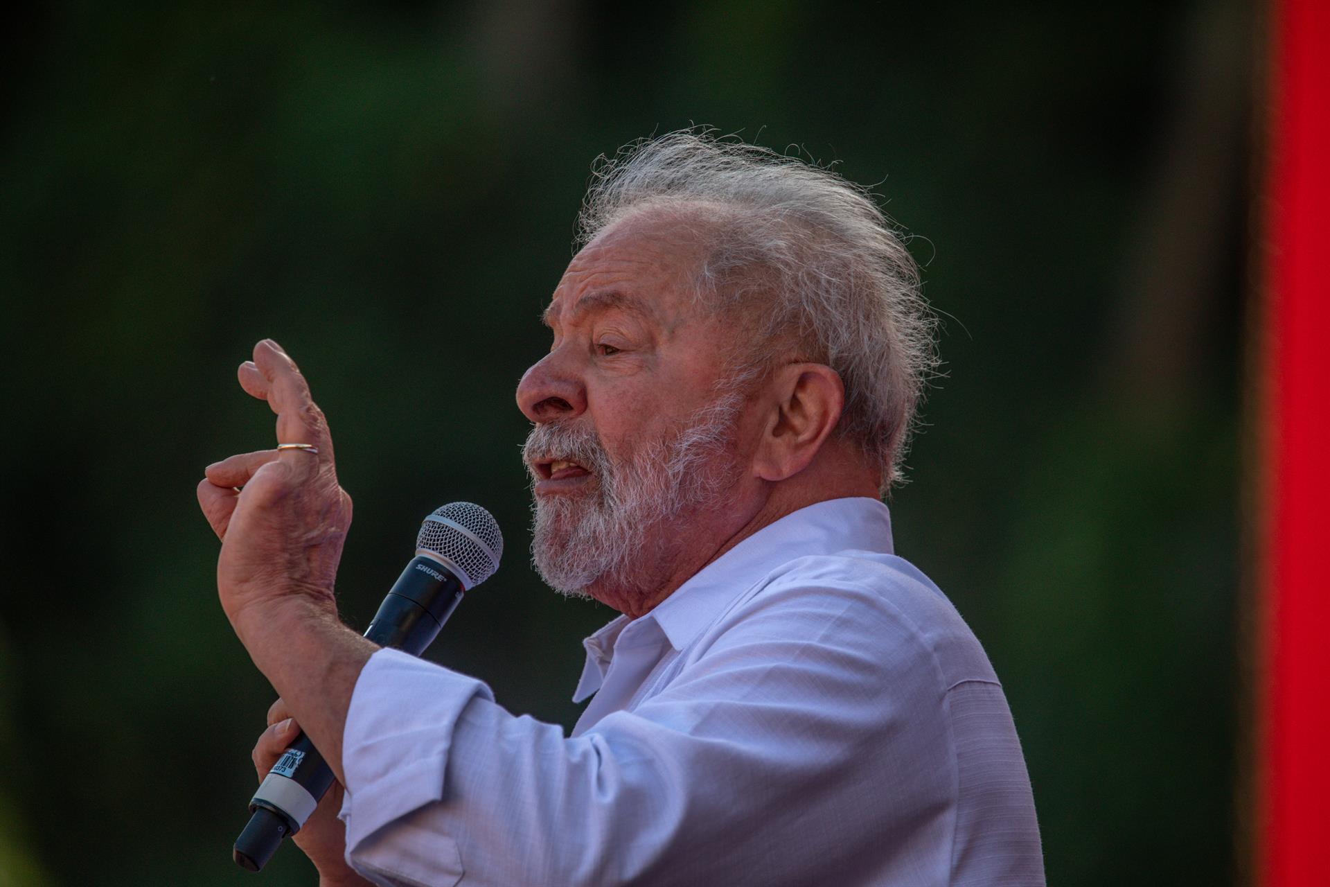 Lula sostiene una diferencia de 14 puntos frente a Jair Bolsonaro en encuesta