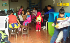 Espacio de lectura para  niños desaparece en el  mercado Simón Bolívar