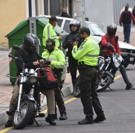 Motorizados se incluyeron en la marcha pacífica protagonizada en Ambato.