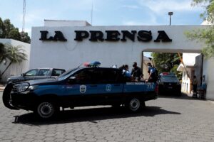 El diario La Prensa de Nicaragua denuncia que todo su personal es obligado al exilio