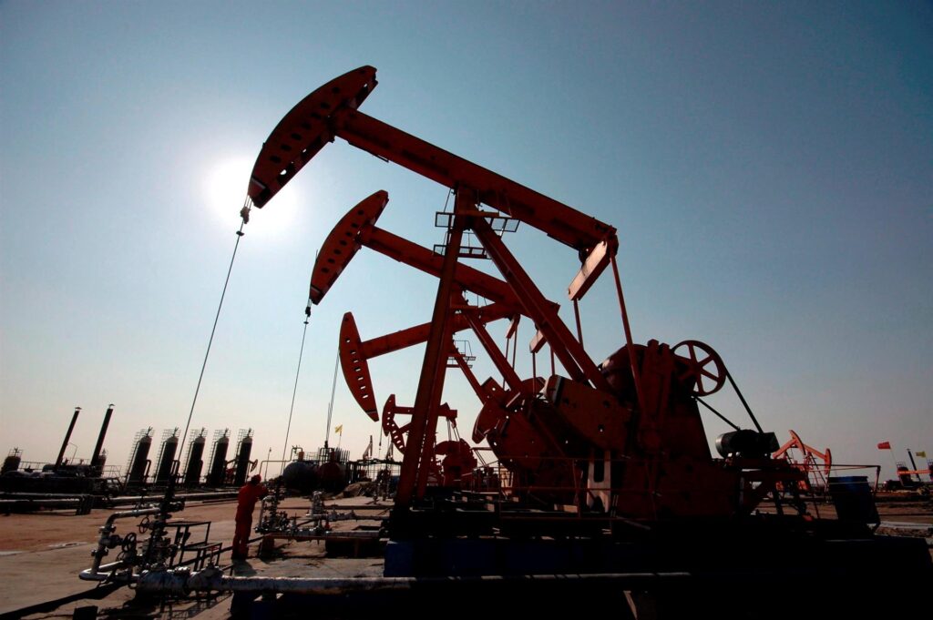 El petróleo WTI baja más de un 7 %, hasta los 96,55 dólares
