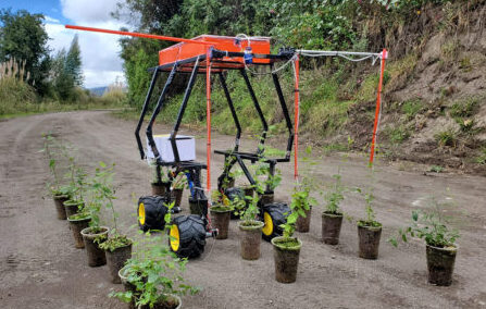Este robot se encarga de fumigar las plantas.