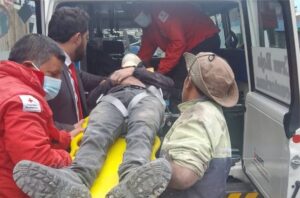 Un hombre resulta herido al caer del  quinto piso de un edificio en construcción