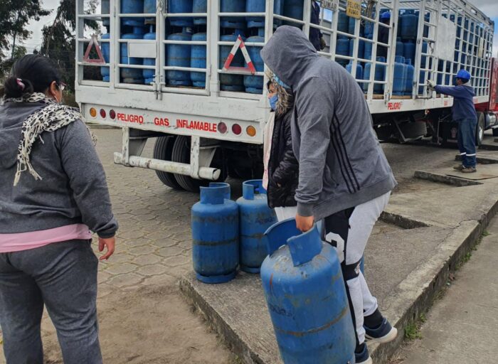 Escasez. Durante el paro de junio de 2022, durante 18 días no se distribuyó el gas en todo Otavalo.