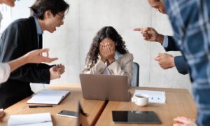 5 tips para hacer frente al acoso laboral