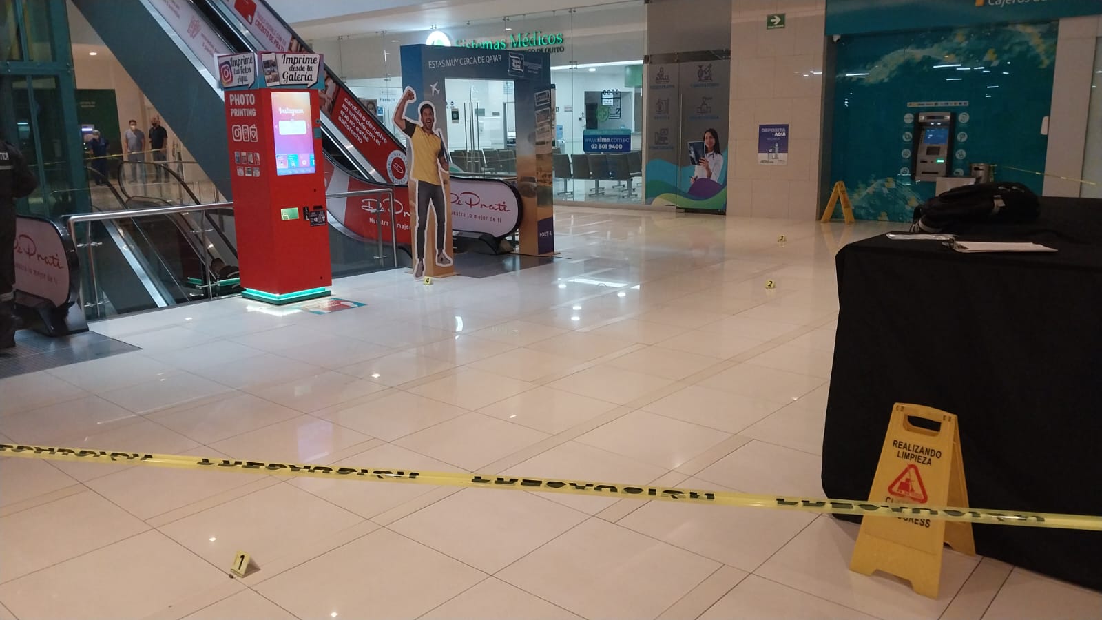Roban $150 mil a un blindado dentro de un centro comercial, en Quito
