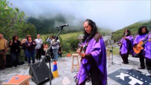 Presentación artística en el parque de Las Flores