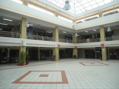 Puestos vacantes en cuatro mercados de Ambato