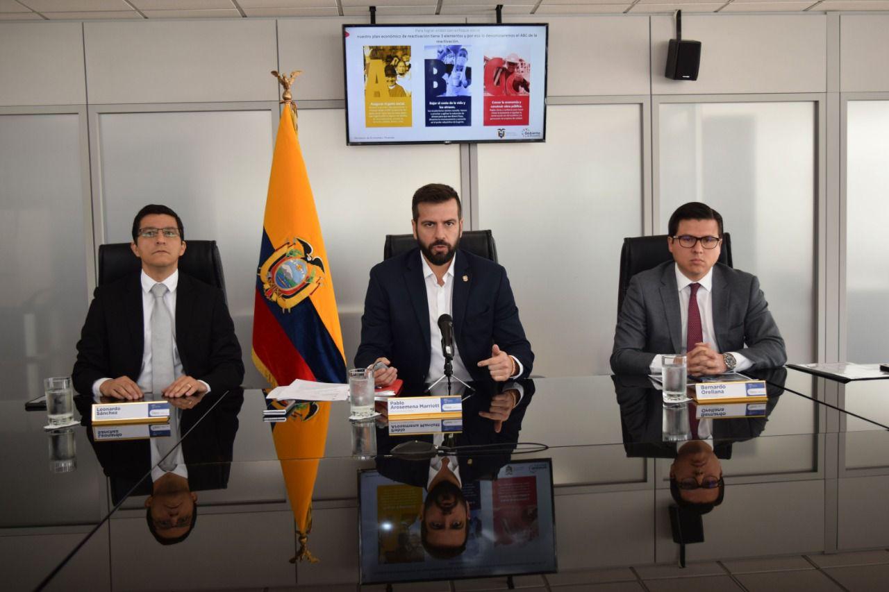 EVENTO. El ministro de Economía, Pablo Arosemena, ofreció su primera rueda de prensa.
