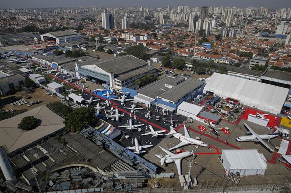 El gestor aeroportuario español Aena se adjudicó la concesión para operar once aeropuertos en Brasil, incluyendo el de Congonhas (Sao Paulo). EFE