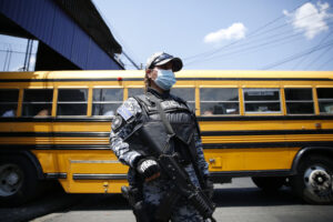 Observatorio alerta que en El Salvador hay casos de tortura