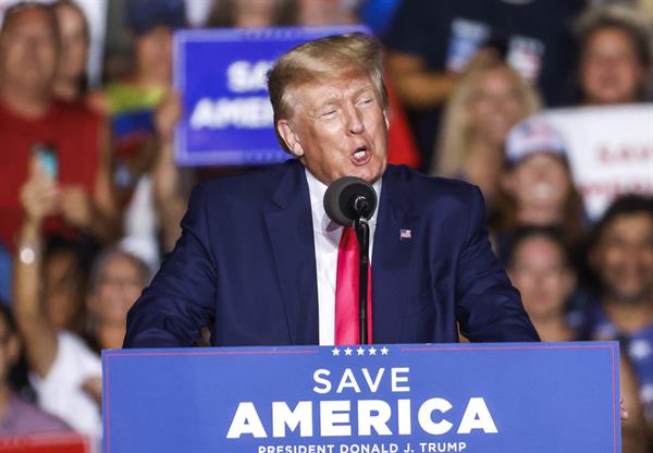 Donald Trump libra una guerra de encuestas con Ron DeSantis