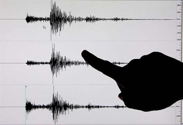 Sismo de magnitud 5,2 alimenta enjambre sísmico frente a costa de Manabí
