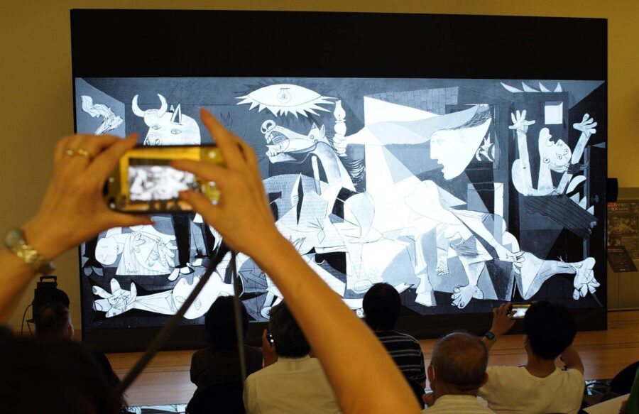 El ‘Guernica’ llega a Tokio en pantalla gigante y definición 8K