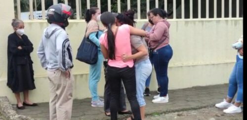 TRAGEDIA. Al Centro Forense llegaron familiares de los fallecidos.