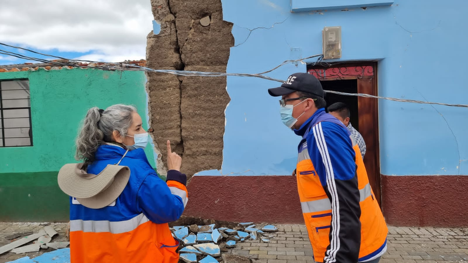 Edificaciones. La mayoría de construcciones con daños son de adobe.