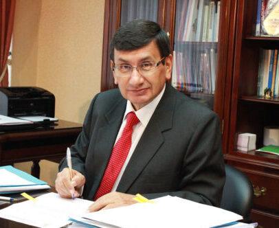 Galo Naranjo, rector de la UTA.