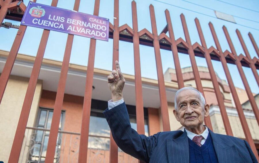 Loja despidió al historiador Luis Bernardo Cuenca