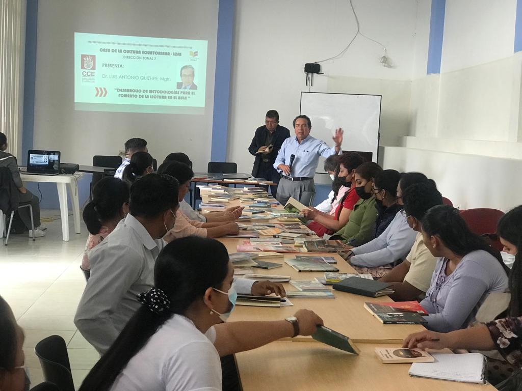 Inicio de capacitación para el fomento de la lectura en el aula