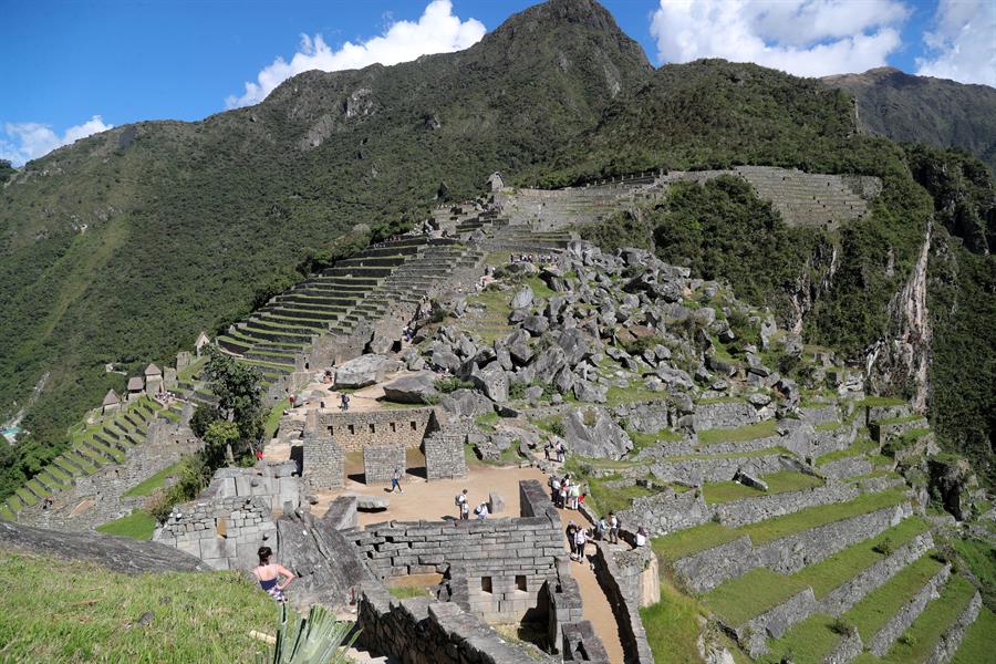 Perú lanza campaña para evitar más daños en Machu Picchu