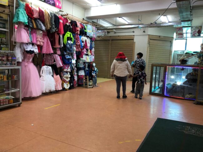 Inconformidad entre comerciantes por acaparamiento de puestos en mercados en Ambato