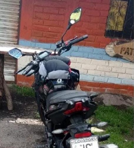Esta es la moto que los delincuentes se sustrajeron luego de que su dueño la dejó estacionada.