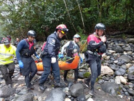 Encuentran restos de mujer que habría caído al río en Baños