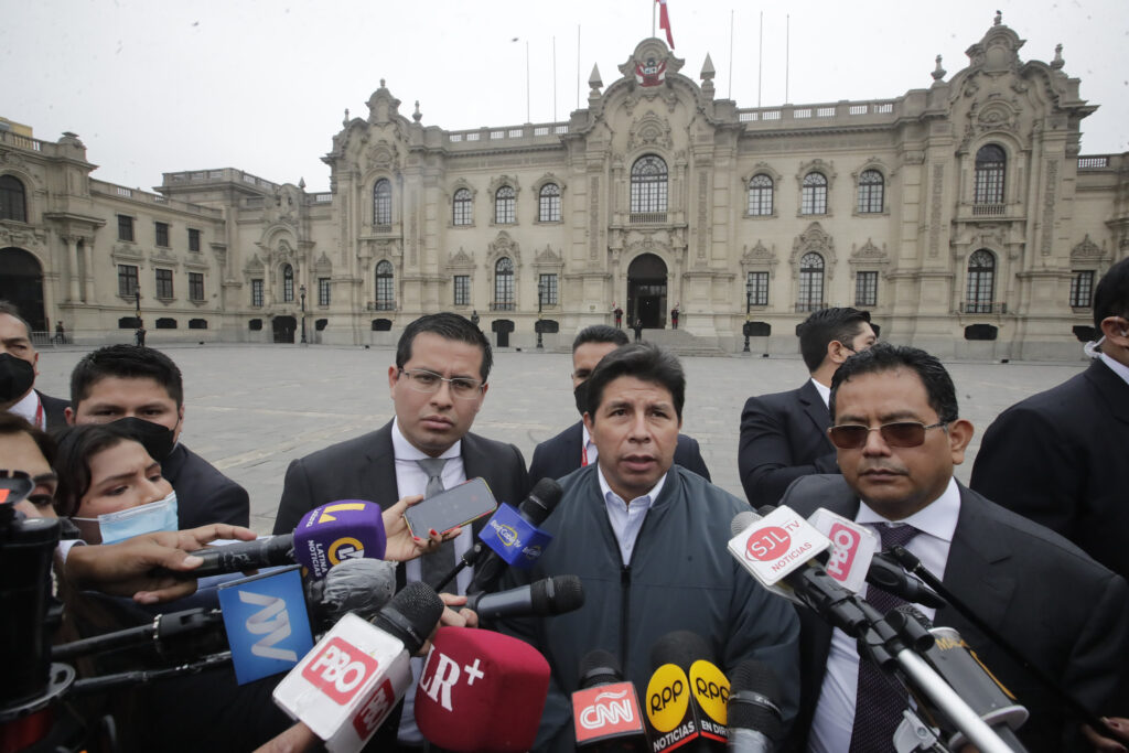 El presidente Castillo ordena una rectificación por un reportaje sobre su presunta corrupción