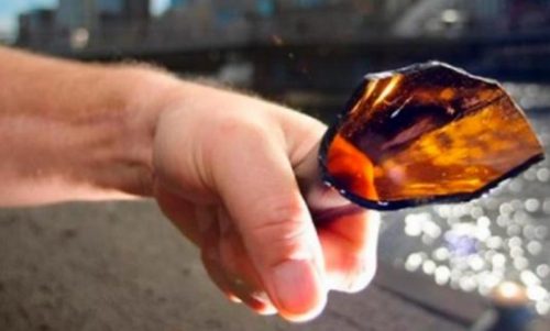 Le cortan el pecho por defender a su ahijada de un acosador