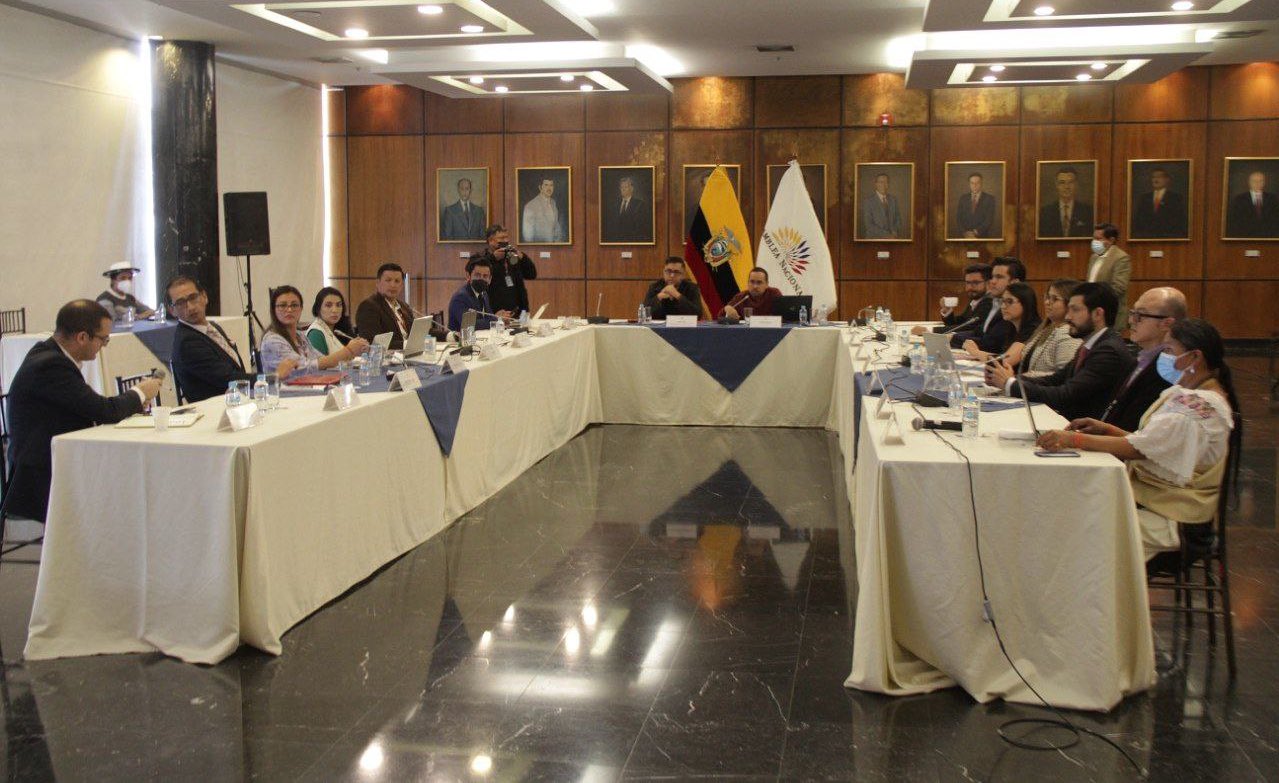 Fabián Pozo, secretario jurídico de la Presidencia asistió a segunda reunión en el Parlamento.