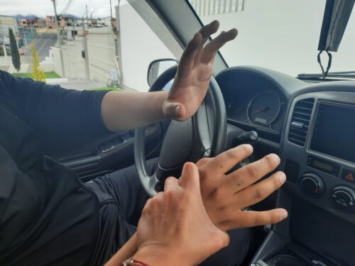Ladrones vestidos  de guardias roban un  carro en la Bolivariana