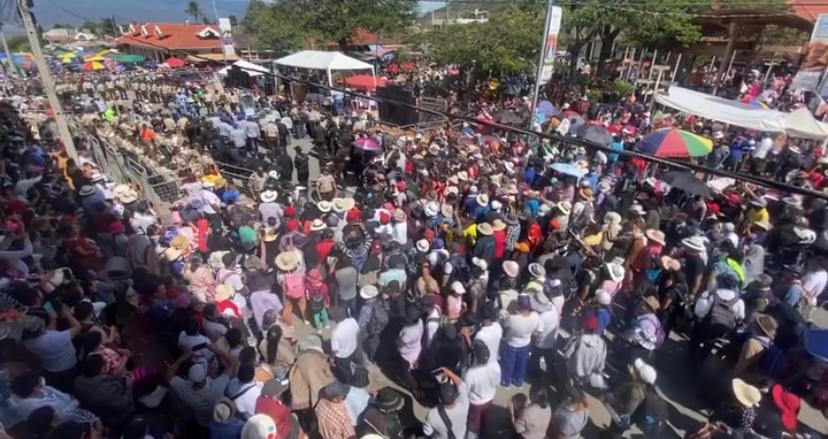 100 mil personas acompañaron a la Virgen hasta San Pedro