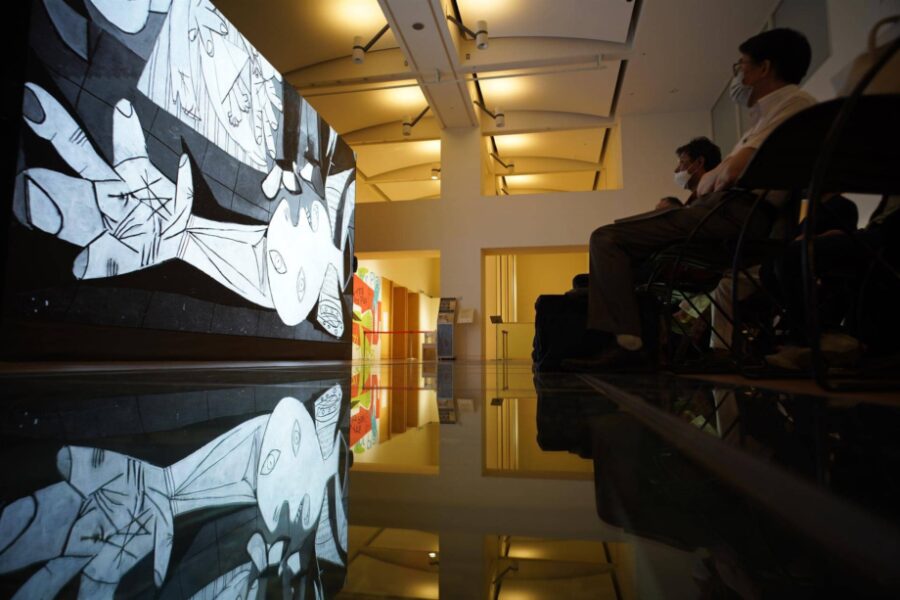 El ‘Guernica’ llega a Tokio en pantalla gigante y definición 8K