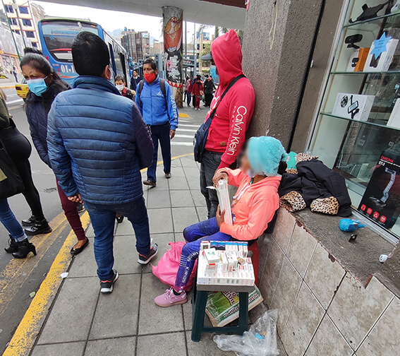 El comercio informal es uno de los más recurrentes trabajos donde se emplean niños.