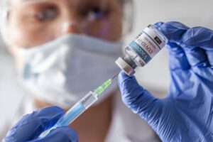 Cuatro cantones habilitados para vacunación contra el COVID-19