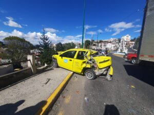 Ocho carros involucrados en un accidente de tránsito en Ficoa